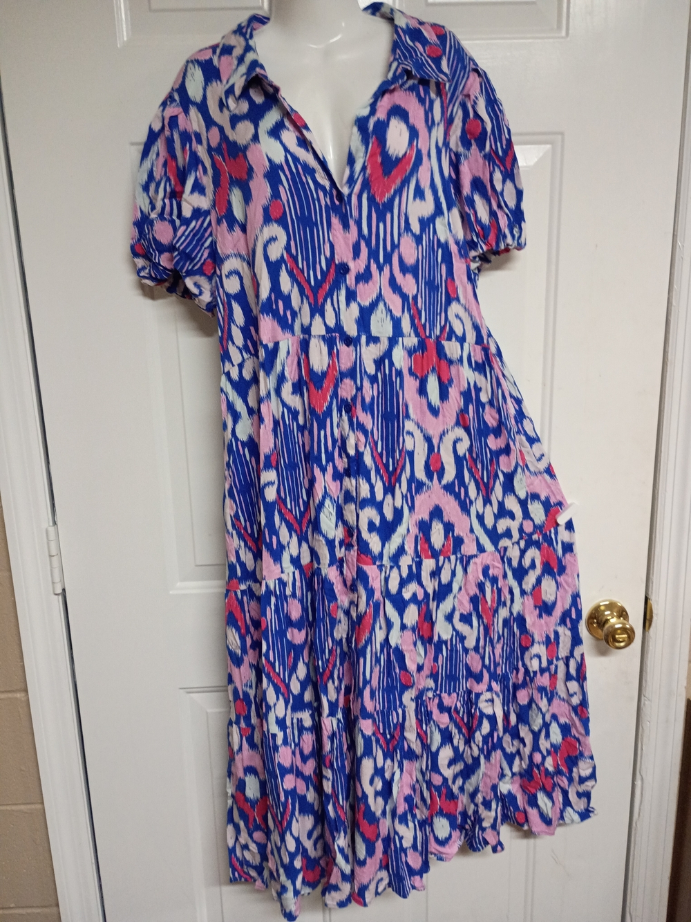 π€ π¦crown & ivy Blue Pink Abstract Maxi Dress - Picture 2 of 13